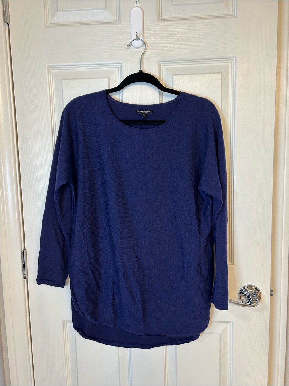Eileen Fisher Deep Navy Scoopneck 100% Merino wool Crew Sweater (bin 103)